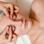 Trị thâm mắt cấp tốc bằng các phương pháp massage đơn giản
