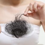 Rụng tóc di truyền có chữa được không Nguyên nhân và phương pháp điều trị